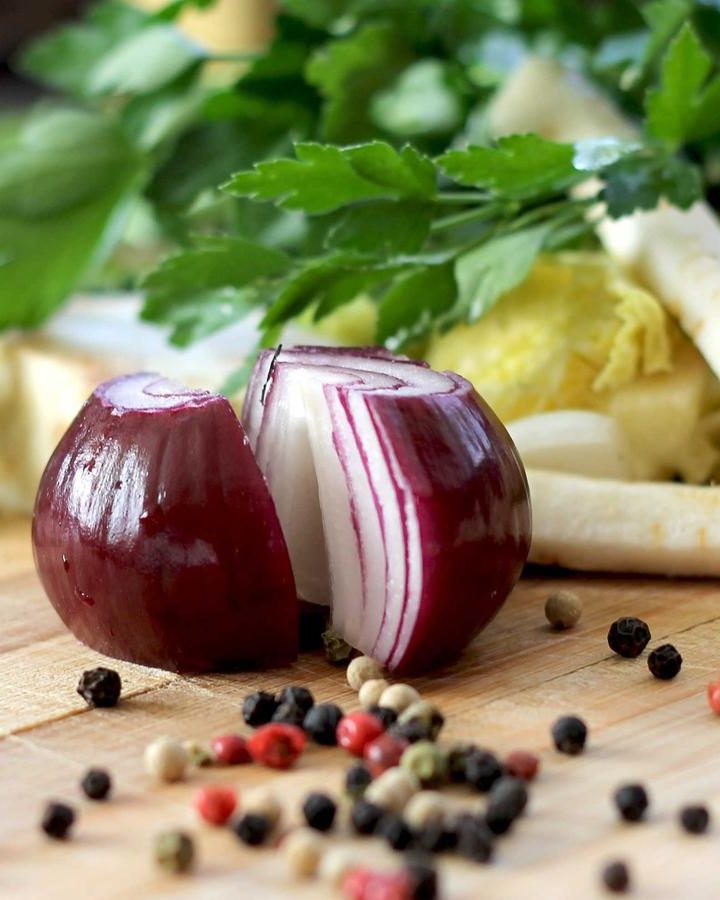 healthy meal prep recipes in glass containers with chicken rice and vegetables